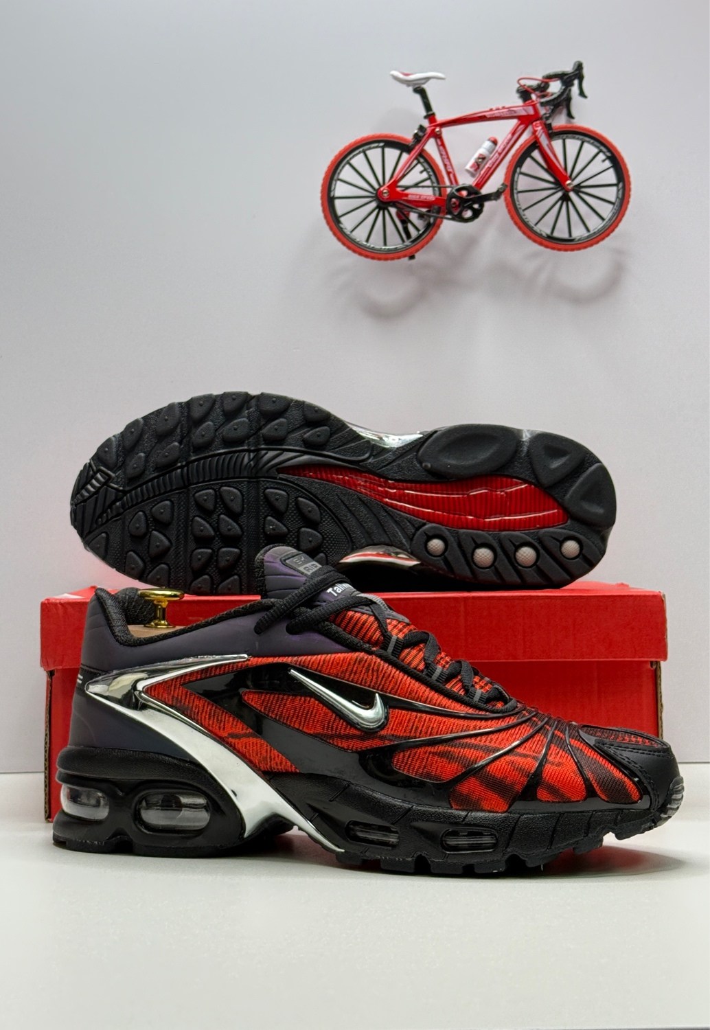 nike air max tailwind 5 skepta,кроссовки nike air max tailwind skepta мужские,кроссовки nike x skepta air max tailwind v bloody chrome,кроссовки nike air max plus tn,мужские кроссовки nike air max