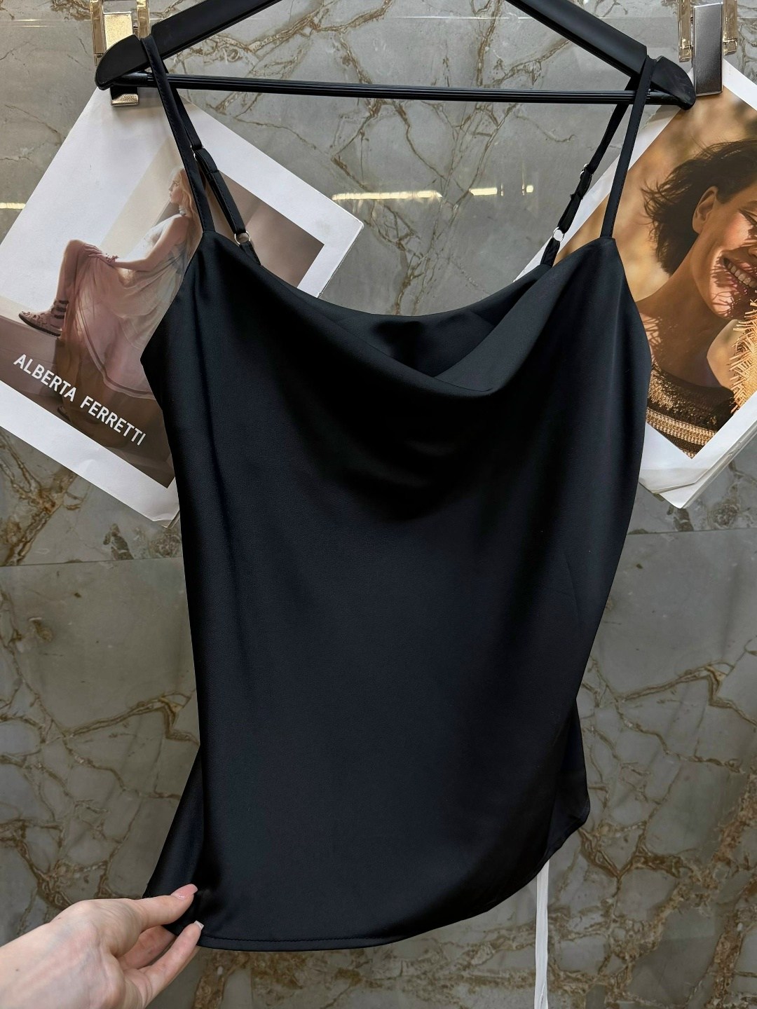 майка на бретельках,майка женская,женские топы,женский топ на бретелях,шелковый топ