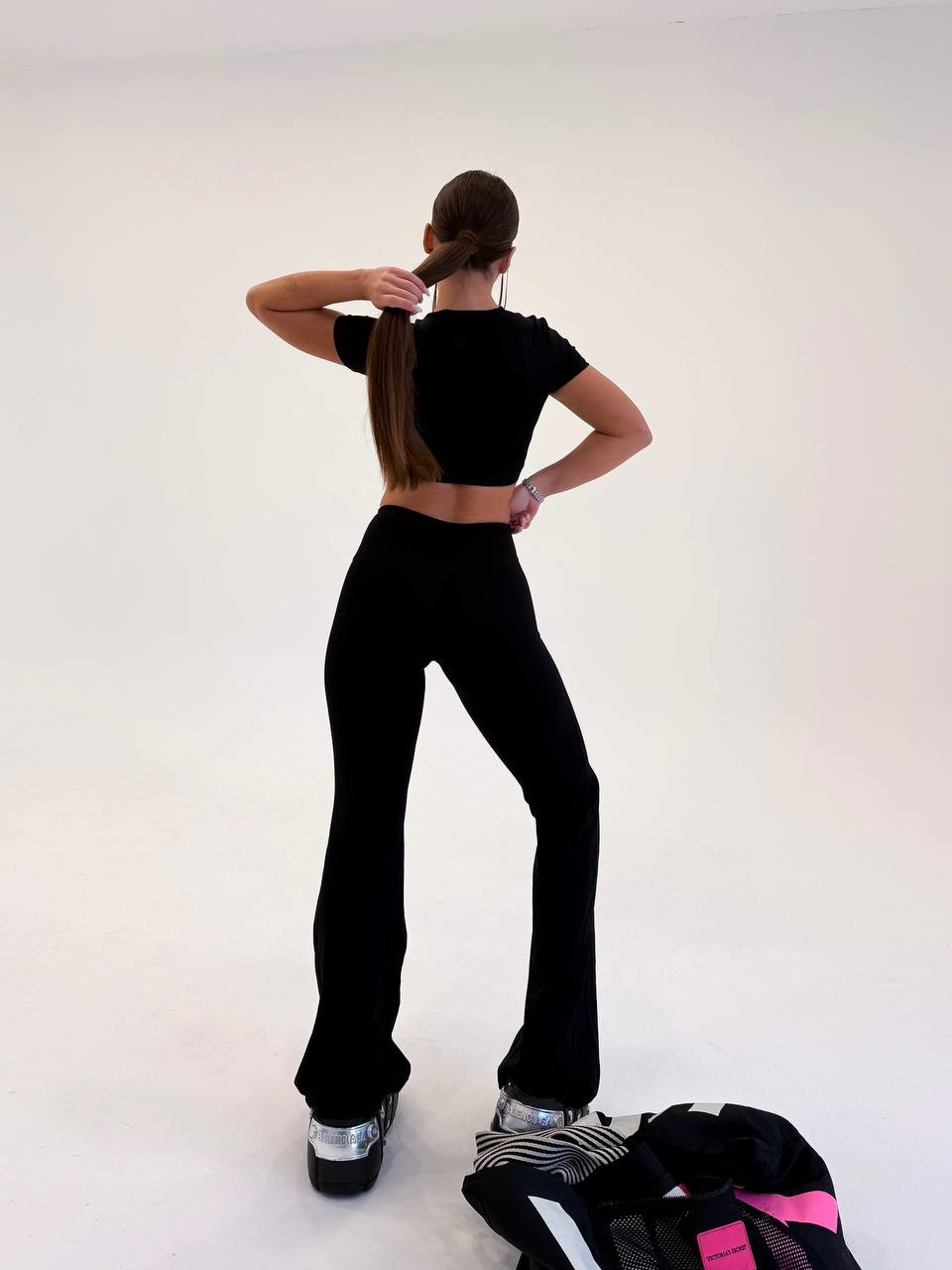 певица алсу,кроп топ женский в рубчик smab цвет черный,девушка,кроп топ женский в рубчик,женская топик