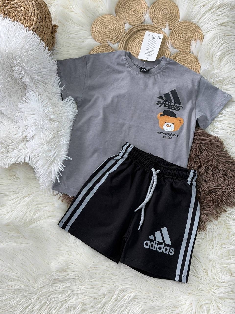 костюм для мальчиков adidas,костюм спортивный для мальчика,детский спортивный костюм adidas,спортивные костюм,шорты и футболка адидас