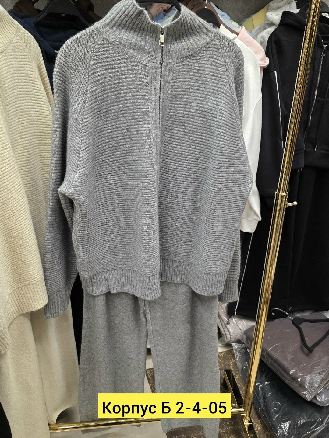 спортивный костюм loro piana,кашемировый костюм лоро пиано,кашемировый костюм,костюм loro piana,кашемировый костюм женский