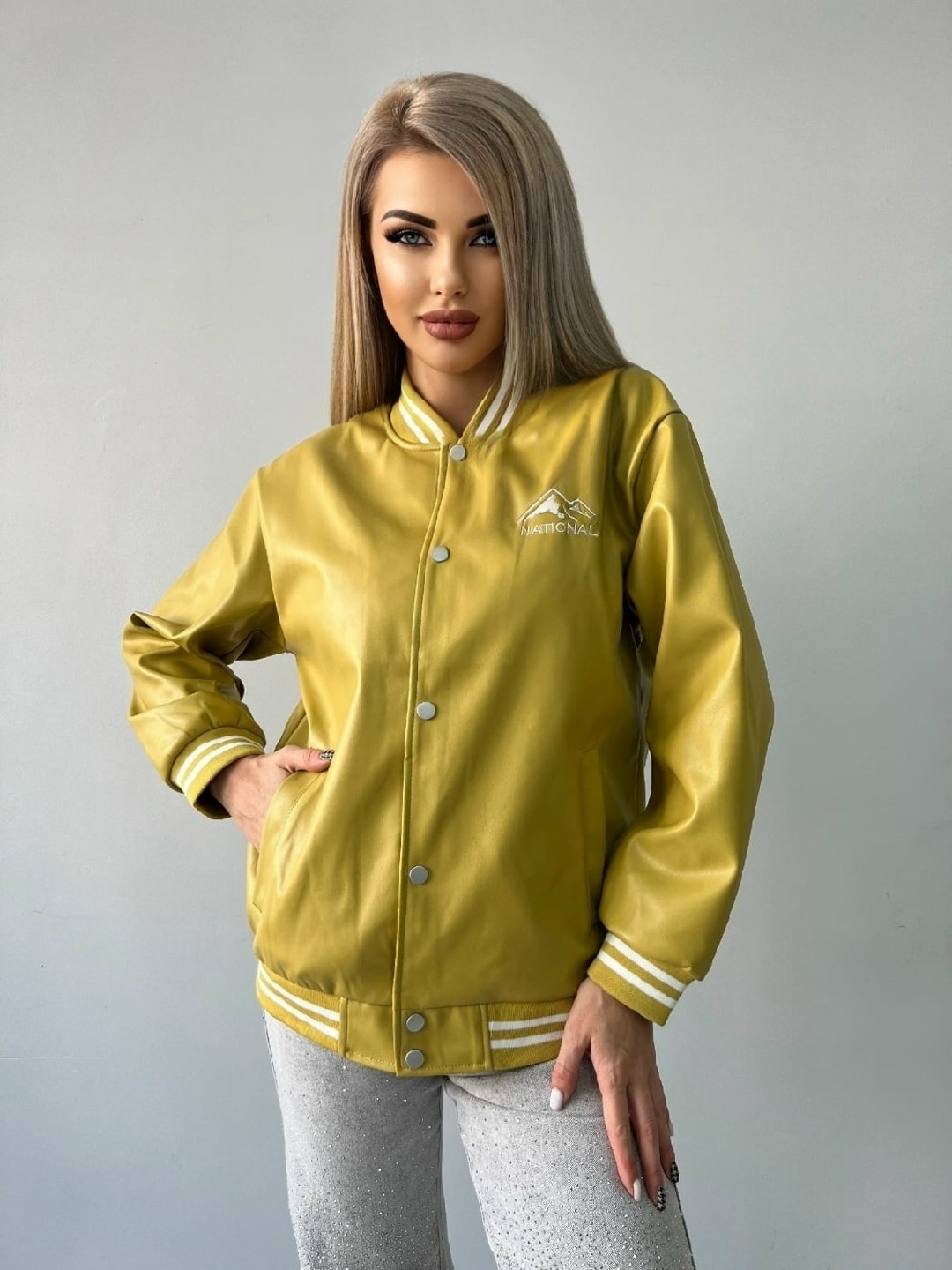 куртка бомбер,женская куртка бомбер,женская куртка,бомбер кофта,кожаная куртка бомбер