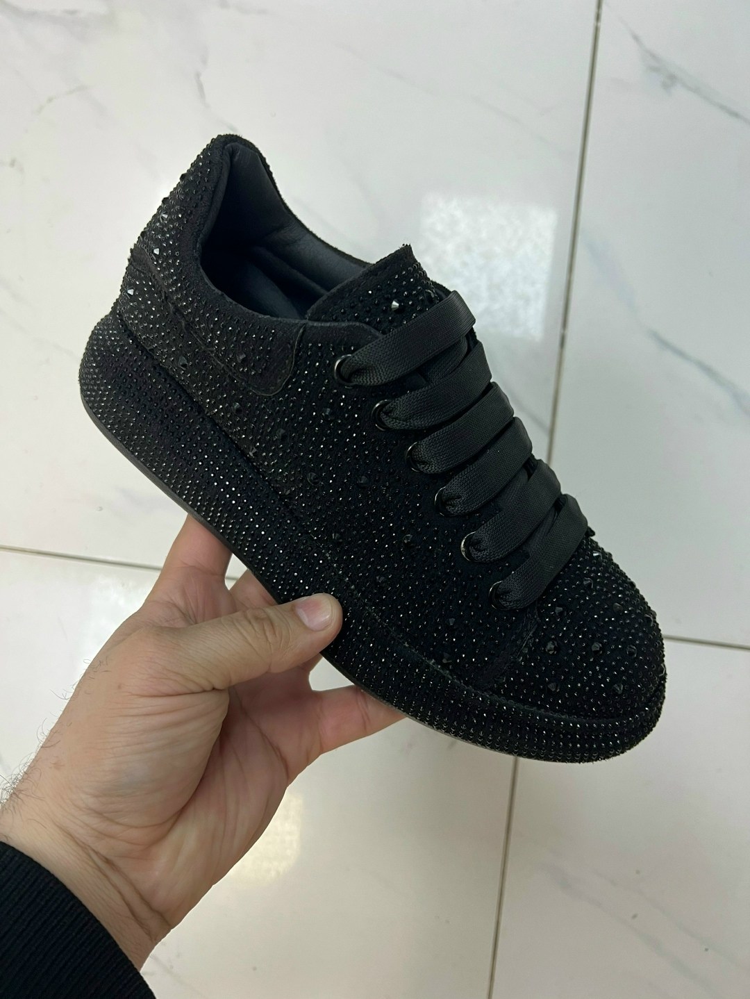 ,кроссовки со стразами,кроссовки со стразами женские,кроссовки женские, женская