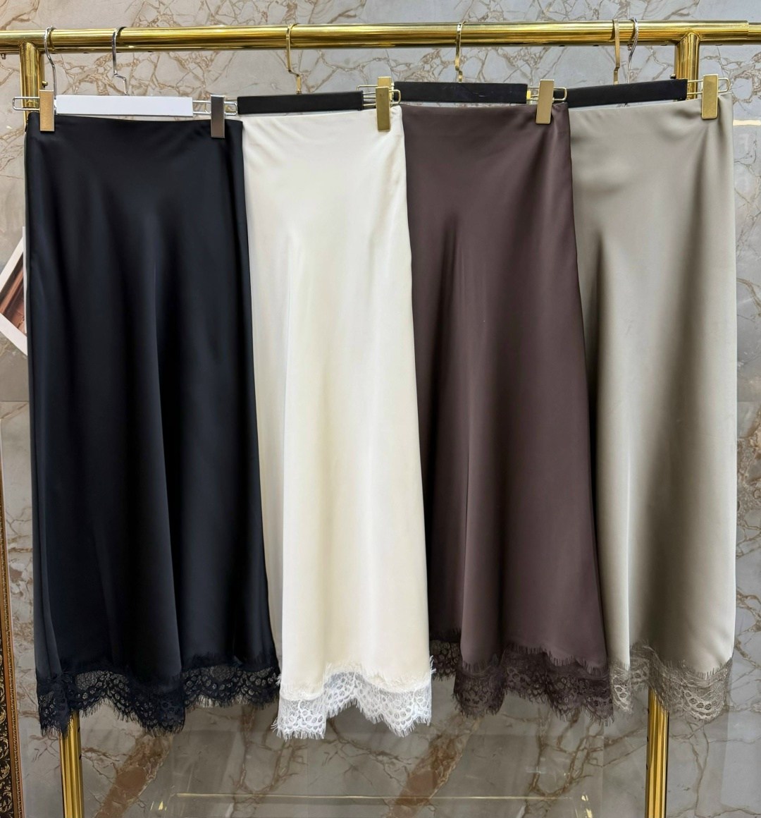 брюки с кружевом,атласный топик,топ шелковый с кружевом,,топ кружево