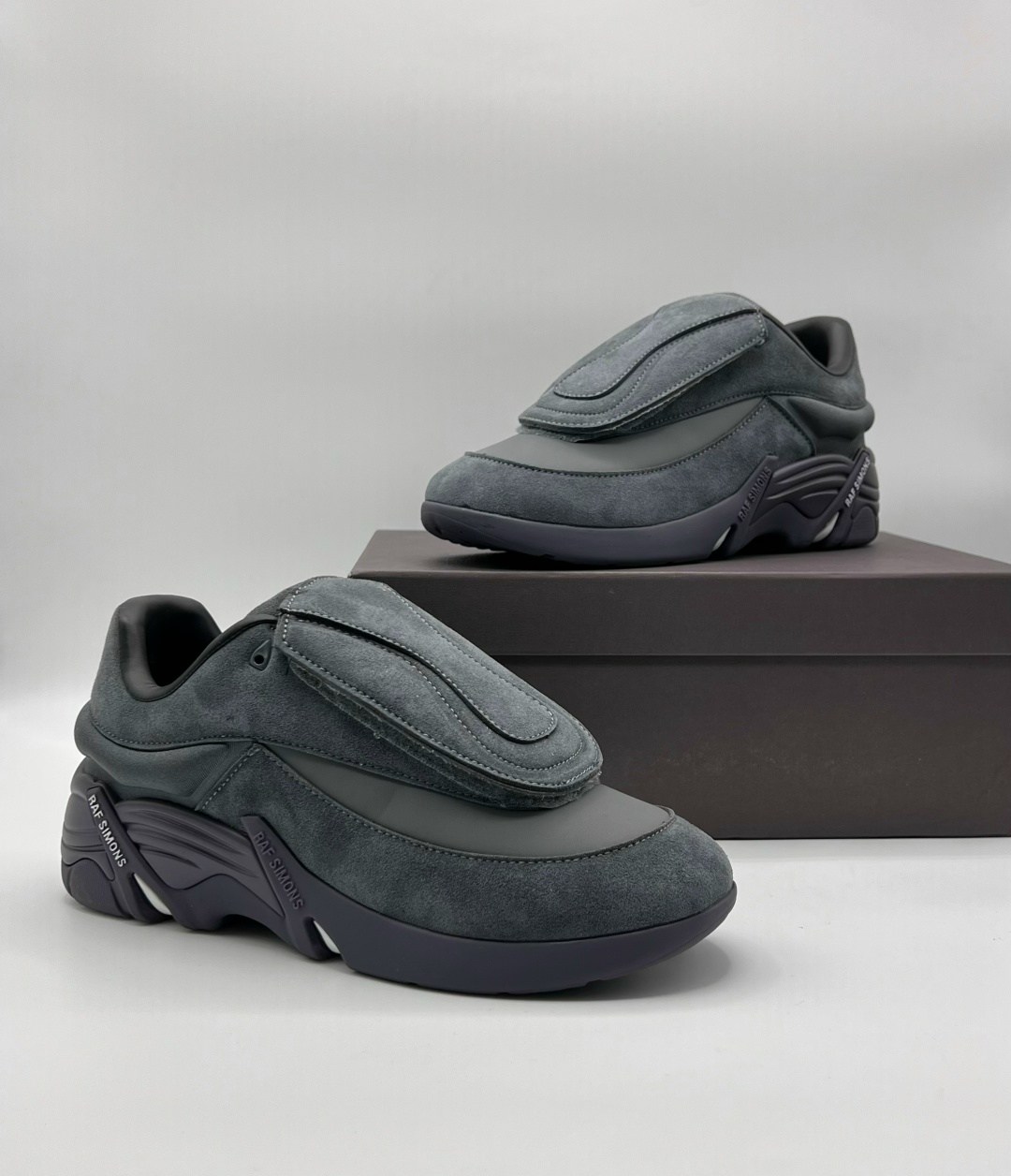 кроссовки raf simons antei,raf simons черные замшевые низкие кроссовки,кроссовки raf simons,кроссовки raf simons (runner) ante,raf simons antei