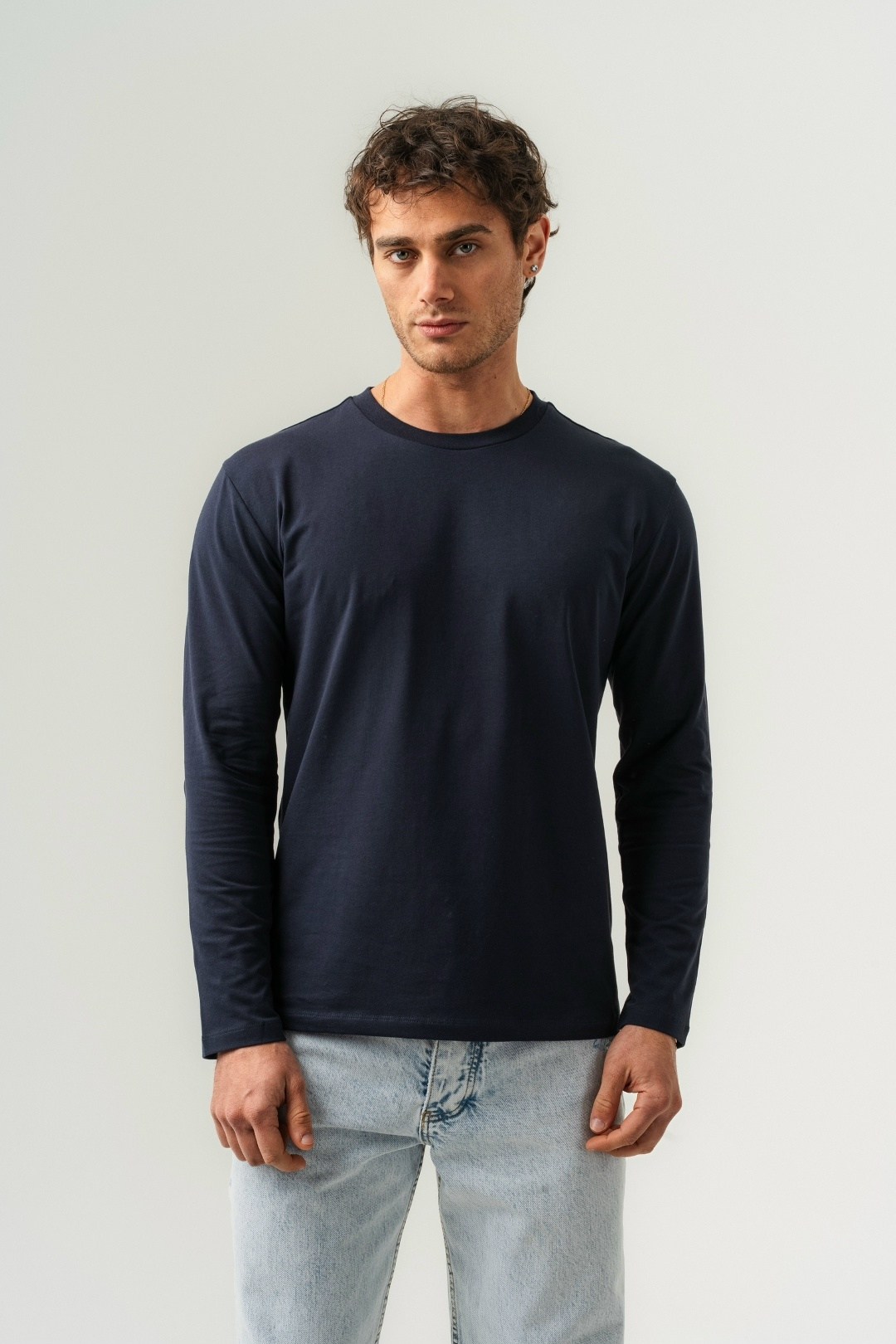 мужской лонгслив,лонгслив,однотонные мужские лонгсливы,лонгслив базовый,джемпера мужские