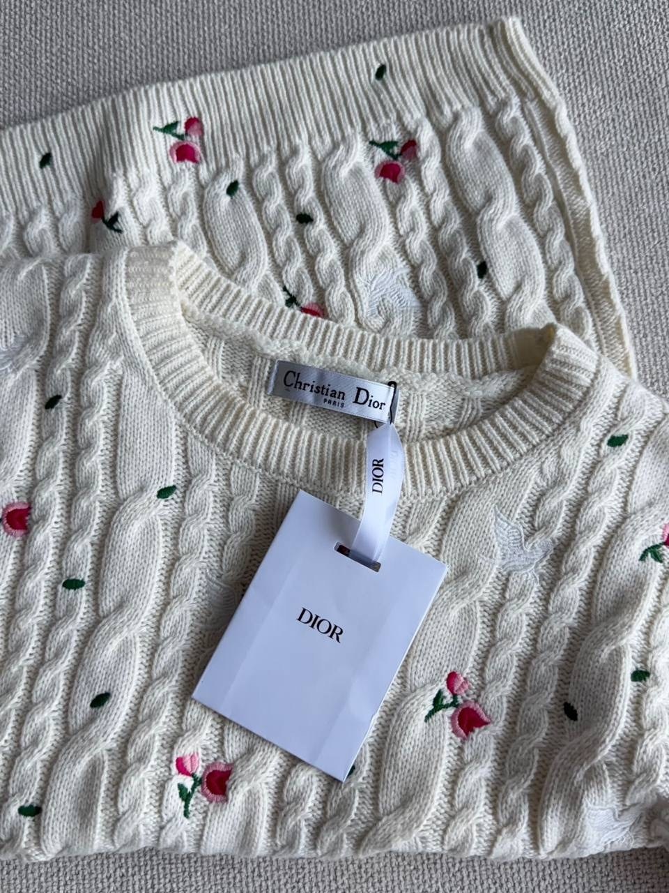 свитер с вышивкой,вязаные свитера,вязаная кофта,свитер,вязаные свитера женские