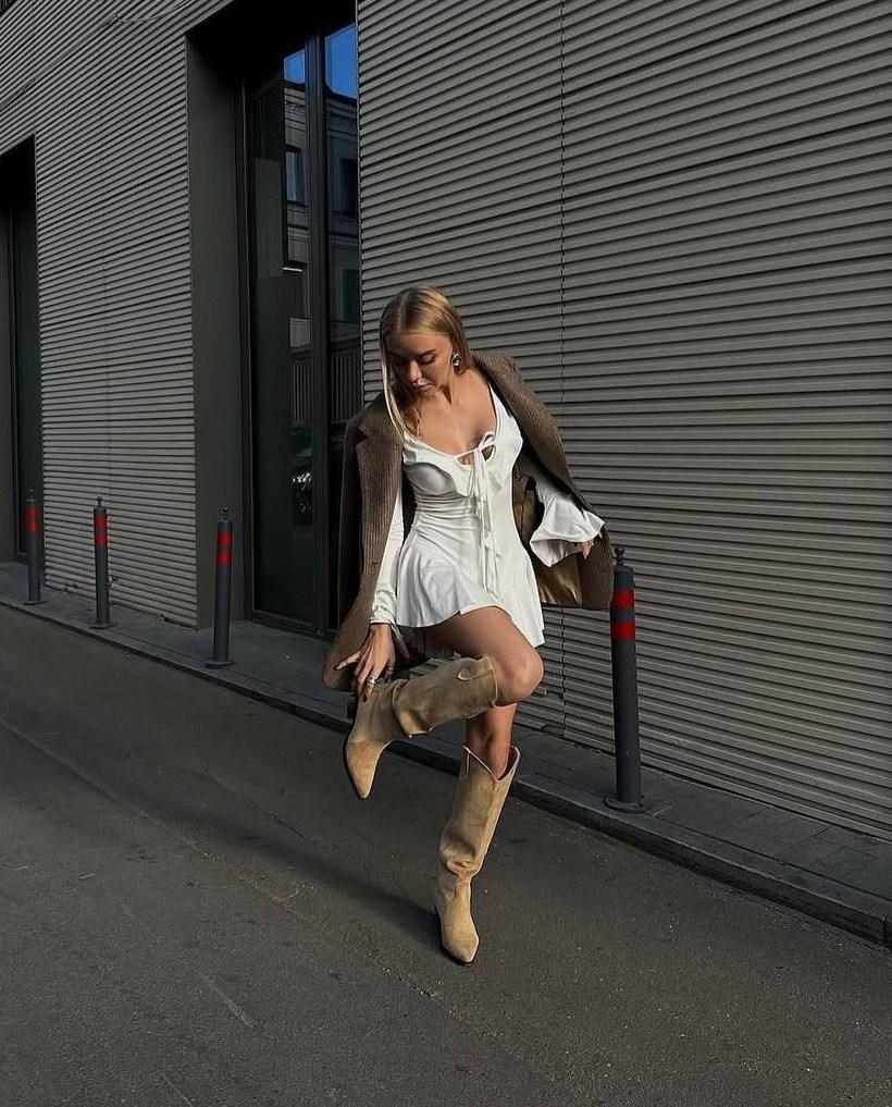 платье вечернее с воланами мини,платье трендовое с рюшами черно-белое,платье с рюшами,платье стильное,женское платье