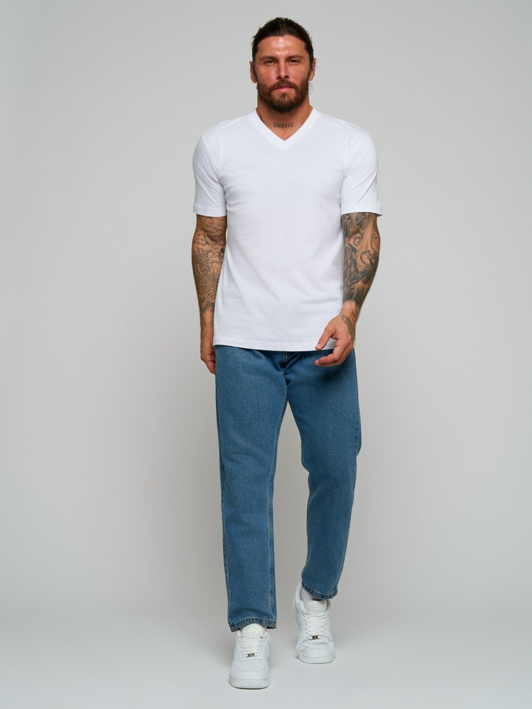 футболки мужские белые,мужские джинсы,мужская футболка,джинсы для мужчин,футболки белые