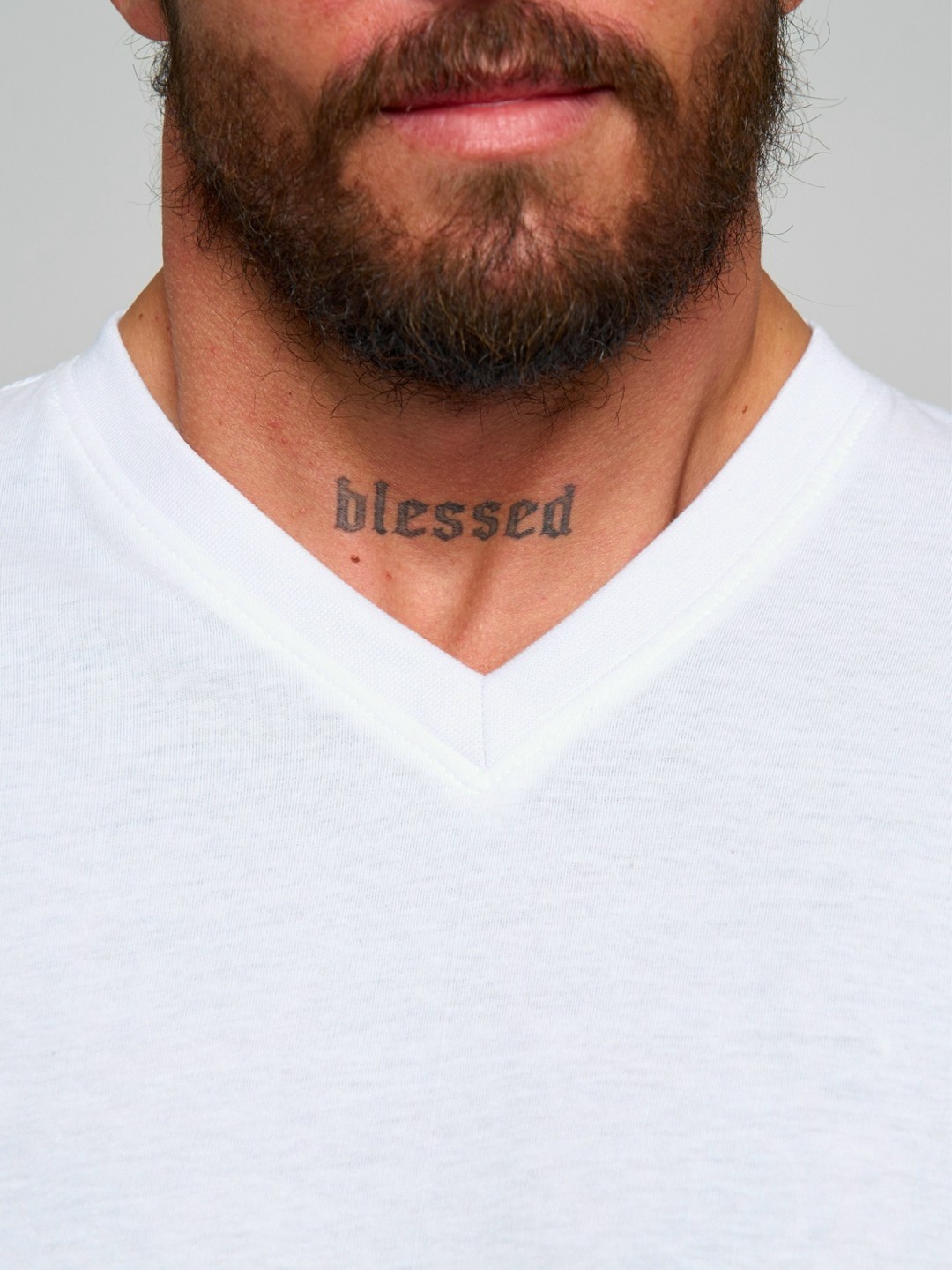 футболки мужские белые,мужские джинсы,мужская футболка,джинсы для мужчин,футболки белые