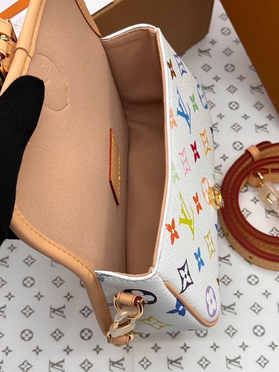 сумка louis vuitton,louis vuitton женская сумка,louis vuitton сумка на плечо,louis vuitton monogram multicolore,сумка луи виттон белая