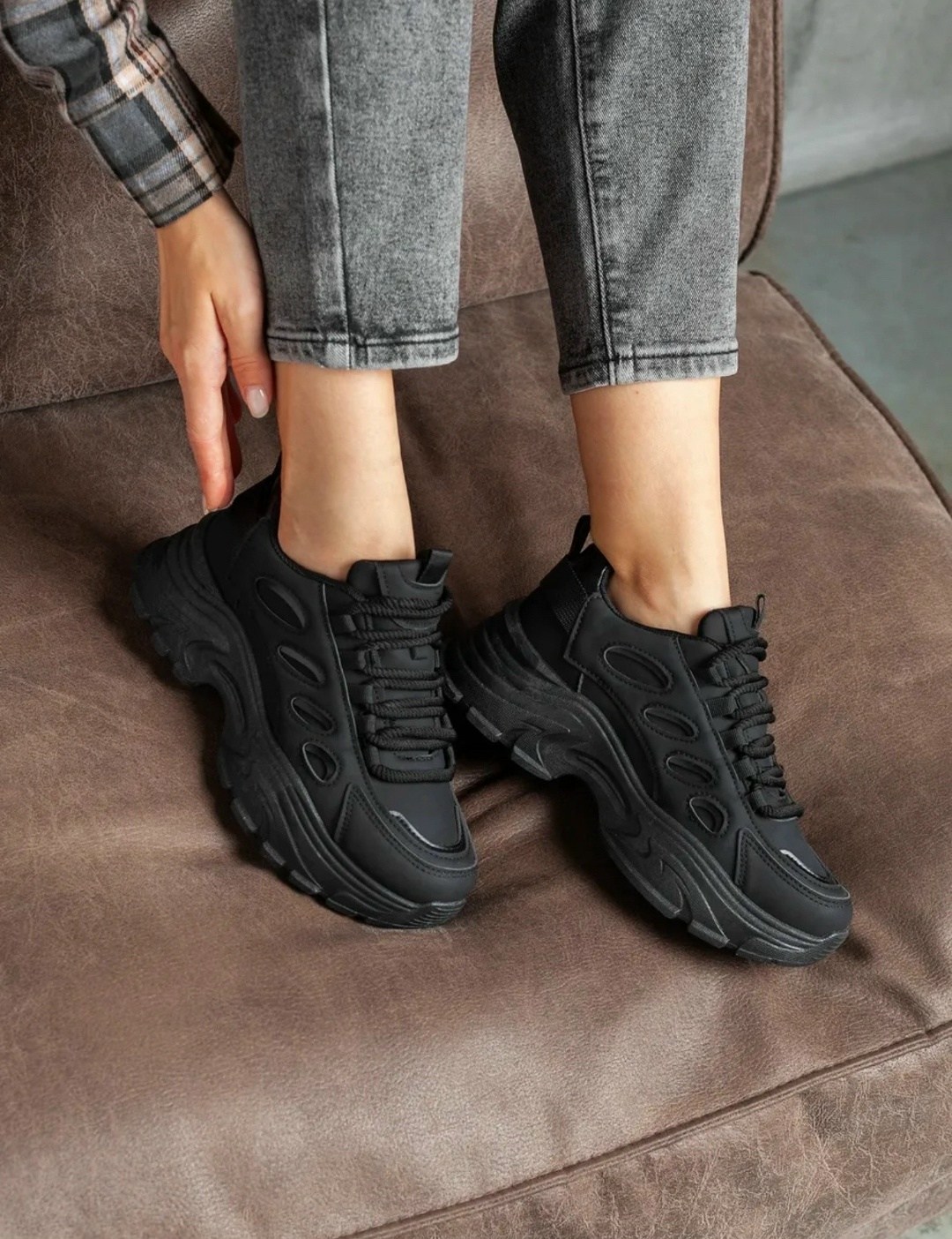 ,кроссовки женскиe,кроссовки черные,кроссовки женские черные,модные кроссовки