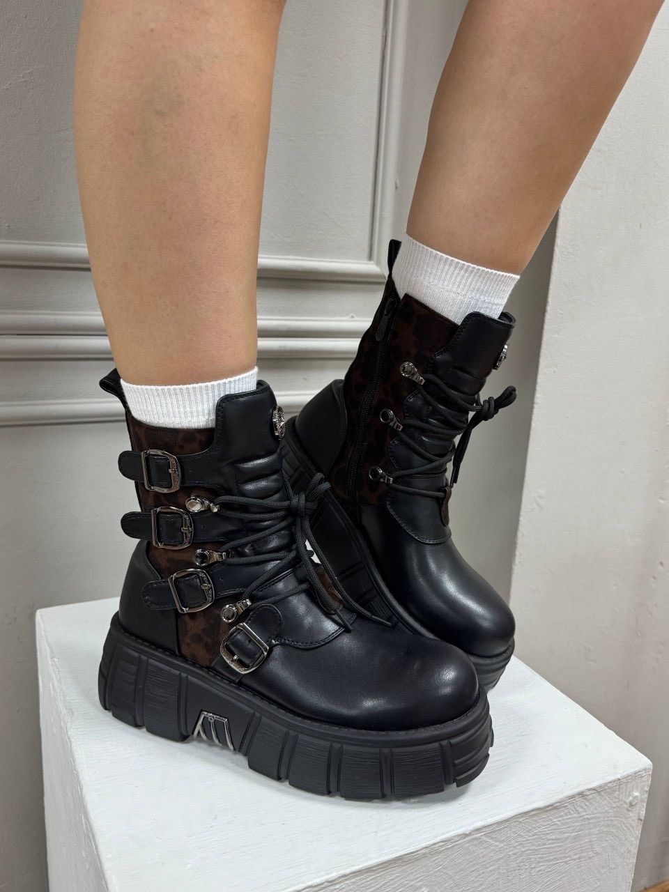 ,ботинки на массивной платформе,женские ботинки на платформе,ботинки на платформе,ботинки на высокой платформе
