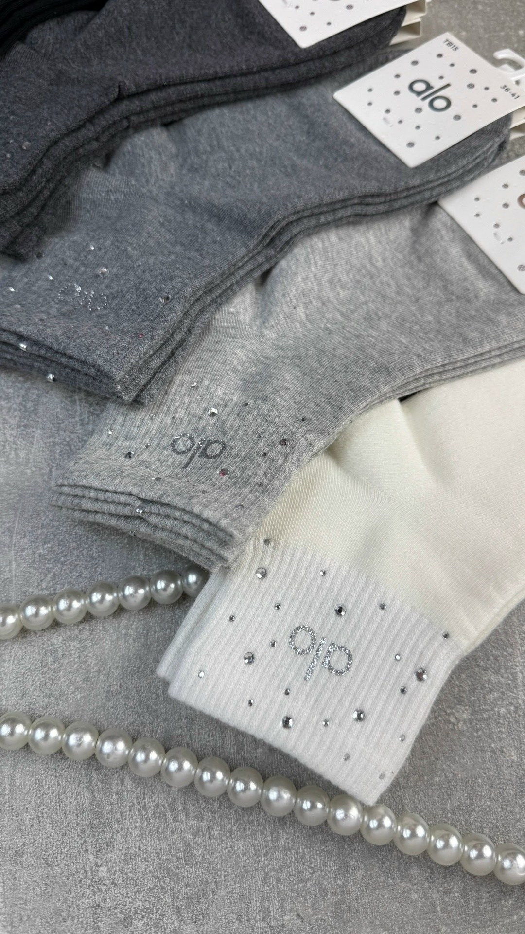 носки женские,носки короткие со стразами,носки со стразами,носки комплект,носки женские новогодние махровые "снежинка из страз" серые