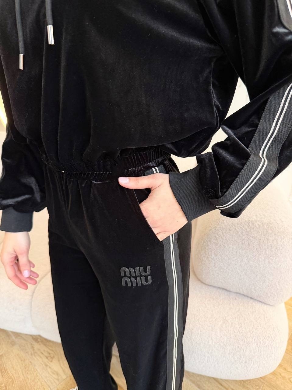 велюровый спортивный костюм,женский велюровый спортивный костюм,костюм женский велюровый,велюровый костюм,велюровый спортивный костюм женски