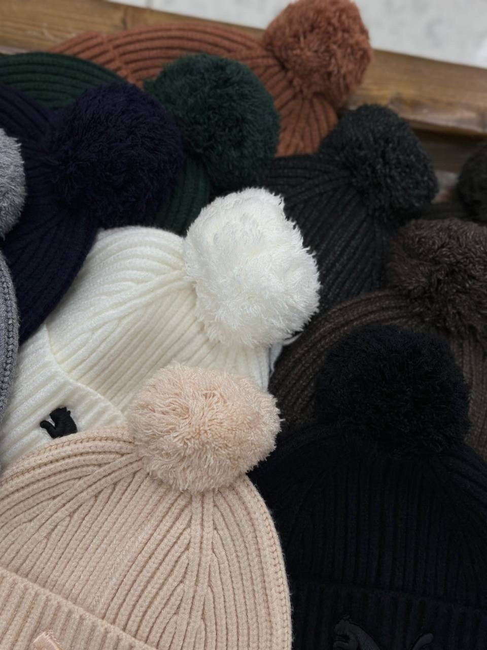 шапка пума pom beanie,puma ws pom beanie шапка,puma шапка madison basketball beanie,шапка puma,шапка бини женская puma ws pom beanie розовая