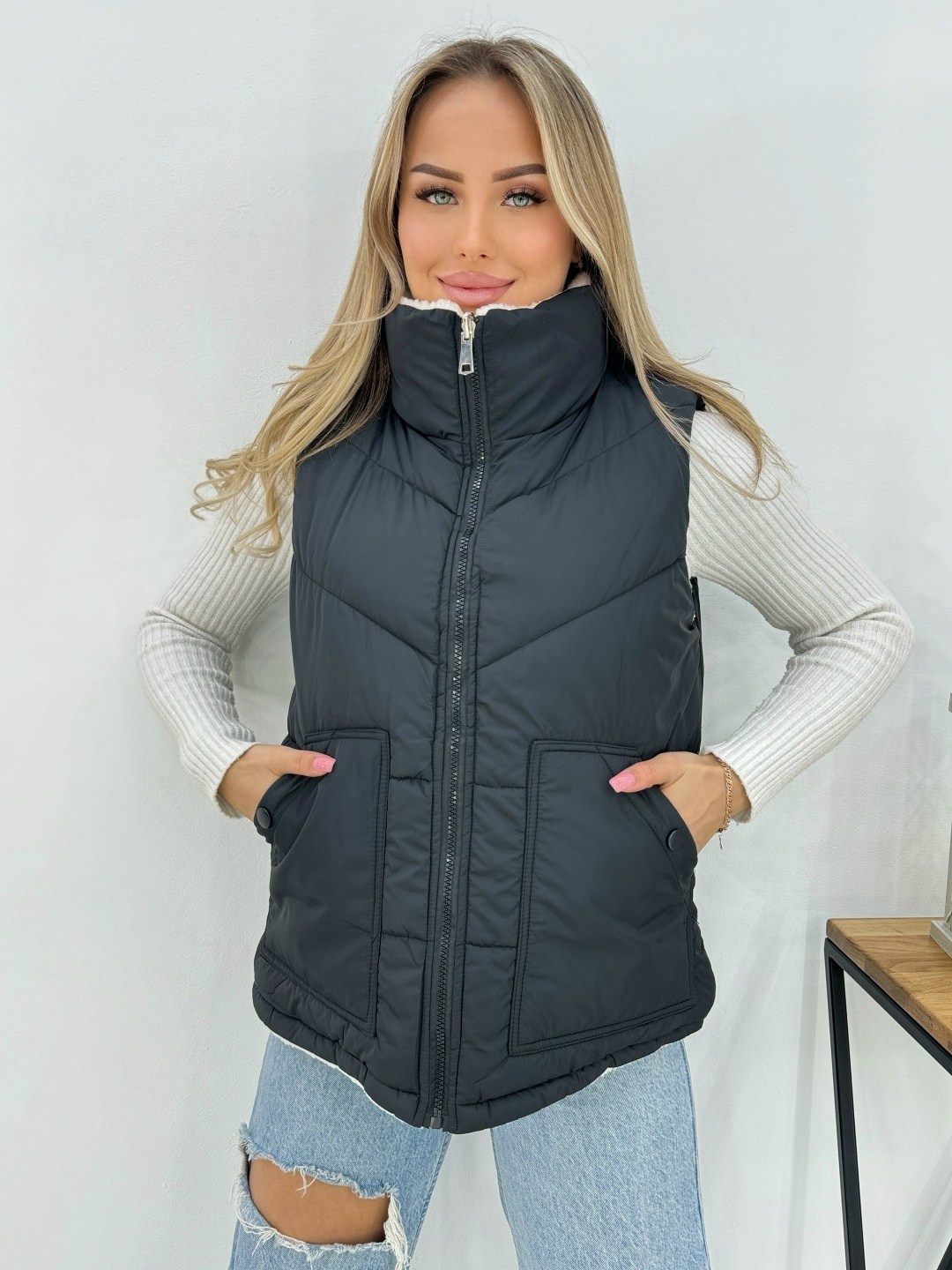 жилет женский двухсторонний,демисезонная жилетка,теплый жилет,жилет женский,жилетка короткая утепленная