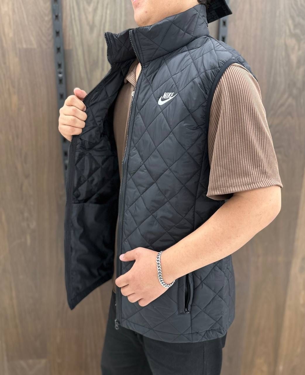 жилетка nike,жилетка nike мужская,жилет nike,жилет nike sportswear therma-fit tech,жилетка мужская