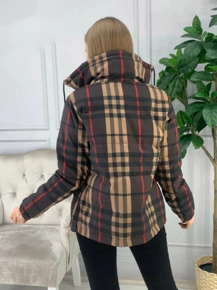 пуховик в клетку burberry с капюшоном,burberry пуховик,пуховик в клетку burberry,burberry пуховик в клетку со съемным капюшоном бежевый,демисезонная куртка