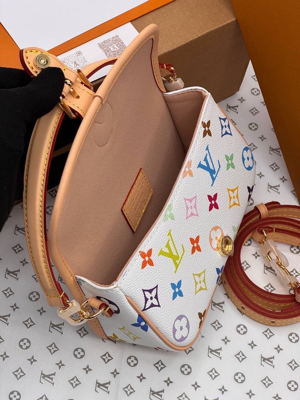 сумка louis vuitton,louis vuitton женская сумка,louis vuitton сумка на плечо,louis vuitton monogram multicolore,сумка луи виттон белая