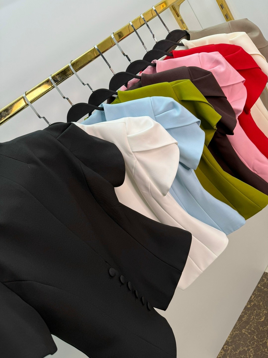 жакет,приталенный пиджак,платье пиджак,женские жилеты,женский пиджак