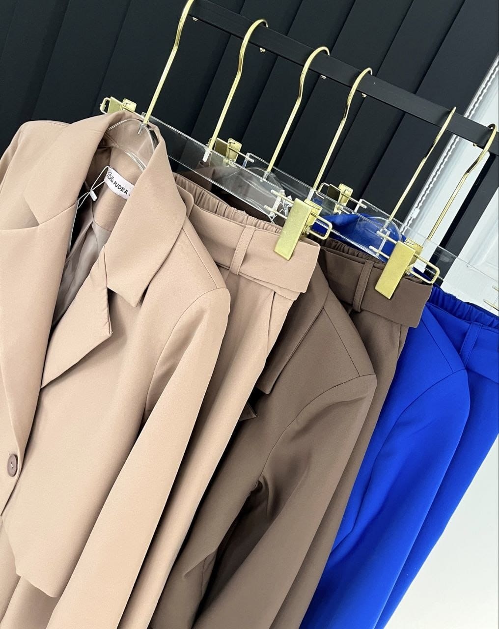 костюм брючный,костюм amuar 1032 коричневый,брючный костюм amuar 1032 коричневый,женский костюм,костюм коричневый