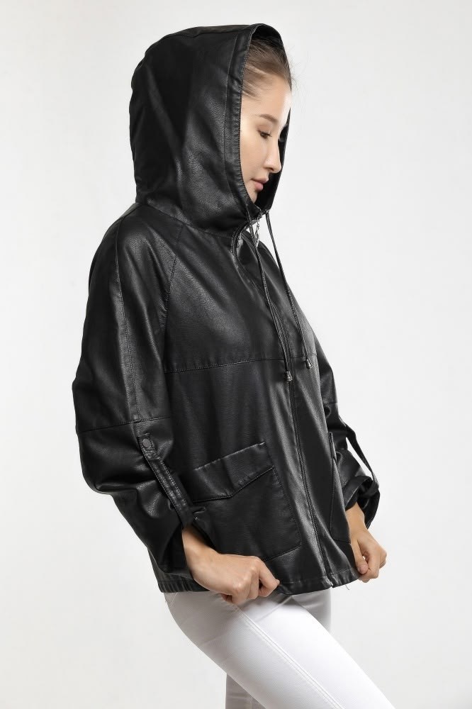 женская кожаная куртка из эко-кожи с капюшоном,женская куртка кожаная,женская кожаная куртка из эко-кожи с капюшоном мосмеха,черная женская куртка из натуральной кожи с капюшоном,кожаная куртка