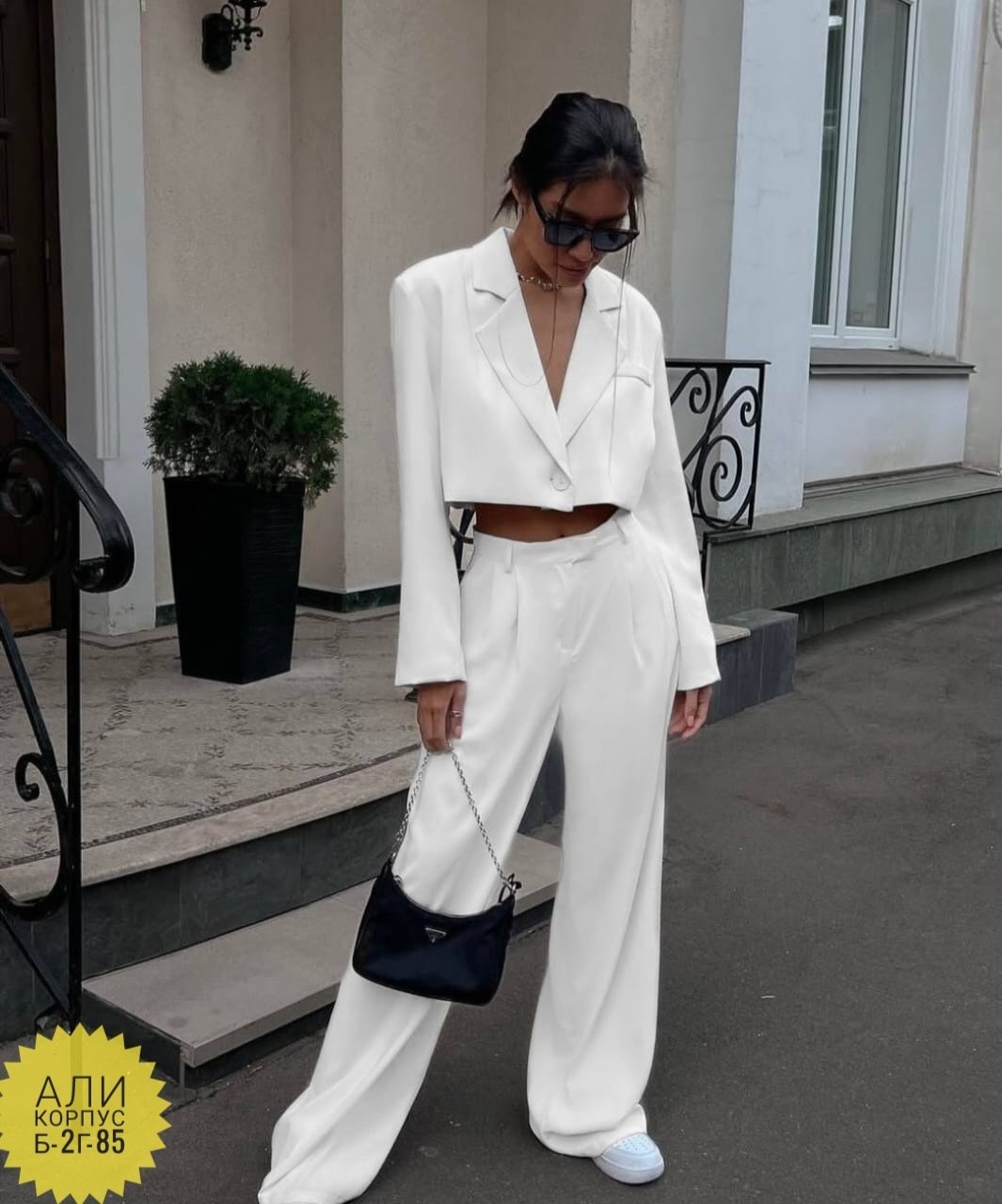 белый брючный костюм,белый костюм женский брючный,брючный костюм с топом,костюм женский белый,брючный костюм двойка женский стильный