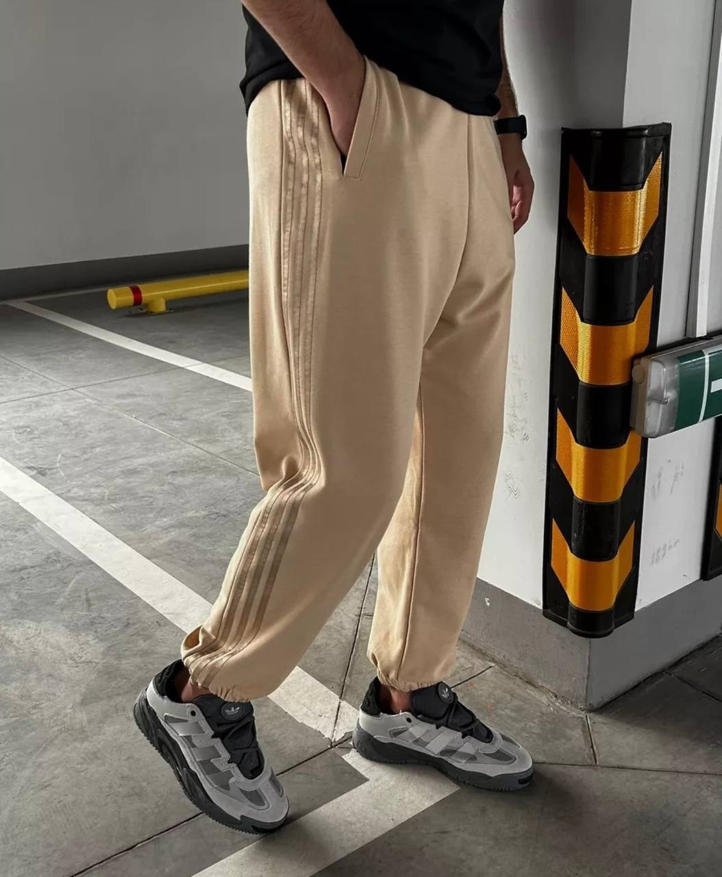 мужские спортивные штаны adidas,брюки спортивные джоггеры утепленные,брюки спортивные джоггеры,штаны адидас джоггеры с полосками,спортивные штаны джоггеры