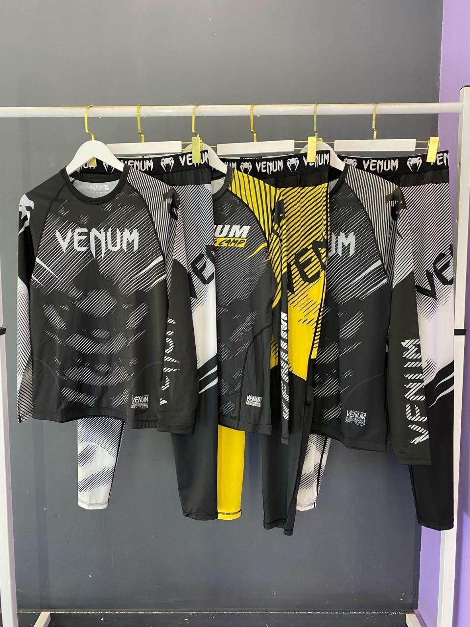 спортивные костюмы для мужчин,костюм venum комплект рашгард и тайтсы,комплект venum,мужские костюмы спортивные,костюм venum