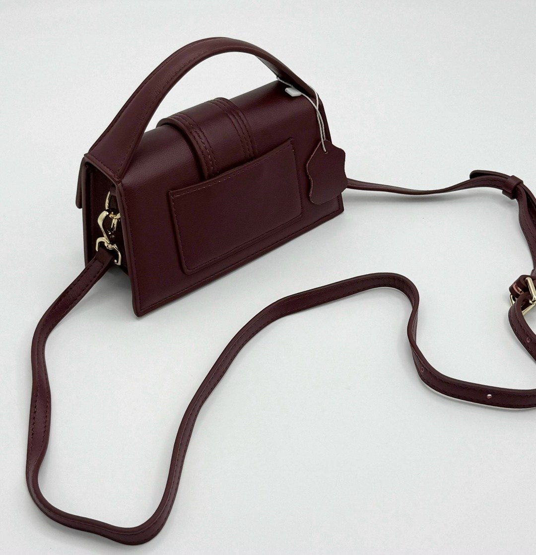 сумка jacquemus,сумка jacquemus le bambino,сумка jacquemus le chiquito,женская сумка jacquemus la bambino из натуральной кожи,сумка через плечо jacquemus