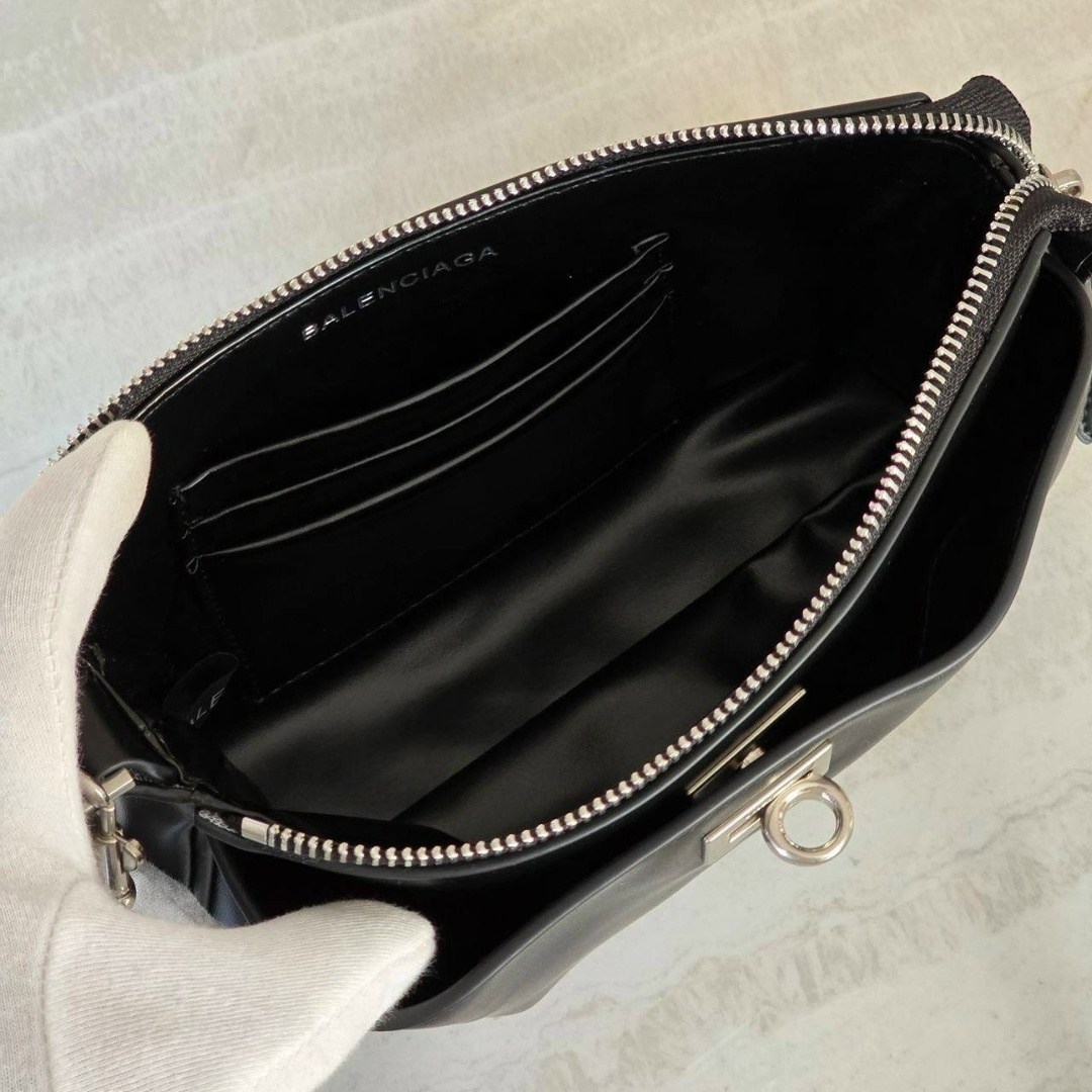 сумка женская в стиле balenciaga rodeo bag реплика,сумка,сумка женская,модные сумки,сумка женская balenciaga