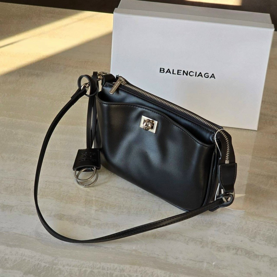 сумка женская в стиле balenciaga rodeo bag реплика,сумка,сумка женская,модные сумки,сумка женская balenciaga