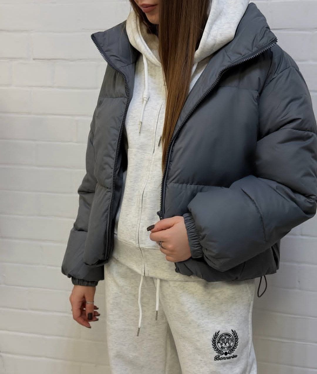 куртка оверсайз,женская куртка,куртка зимняя женская с капюшоном оверсайз стеганая короткая mistera,куртка женская теплая двусторонняя с капюшоном,куртка оверсайз женская больших размеров