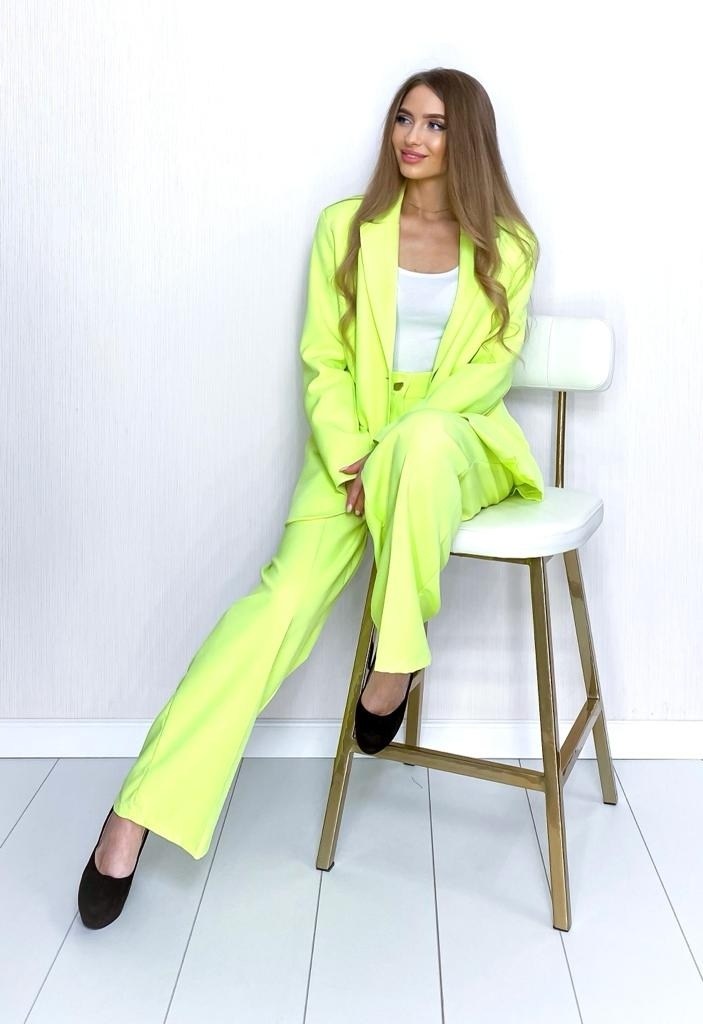 брючный костюм dilana vip 2056 желтый,лимонный костюм женский брючный,желтый брючный костюм женский,яркий брючный костюм женский,желтый брючный костюм