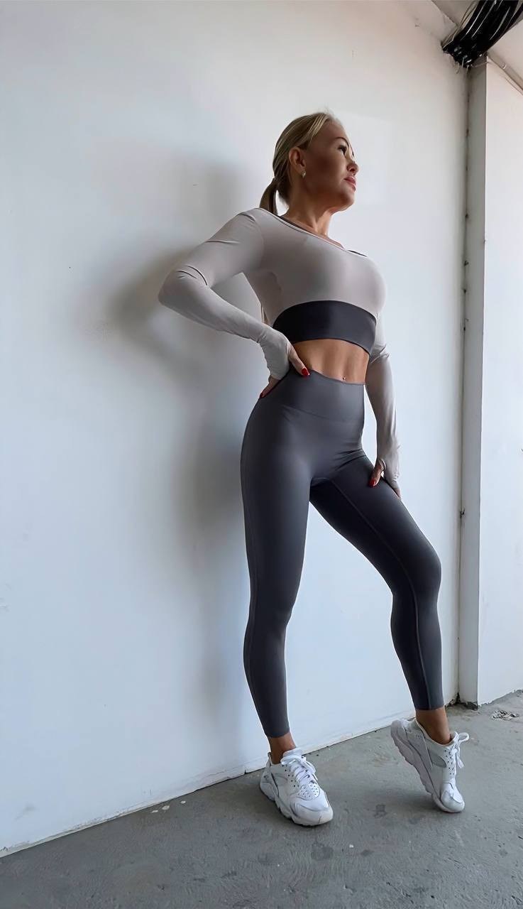 лонгслив укороченный топ c вырезом nasy 205624869,женский лонгслив,топ женский спортивный,топ спортивная,укороченные топы