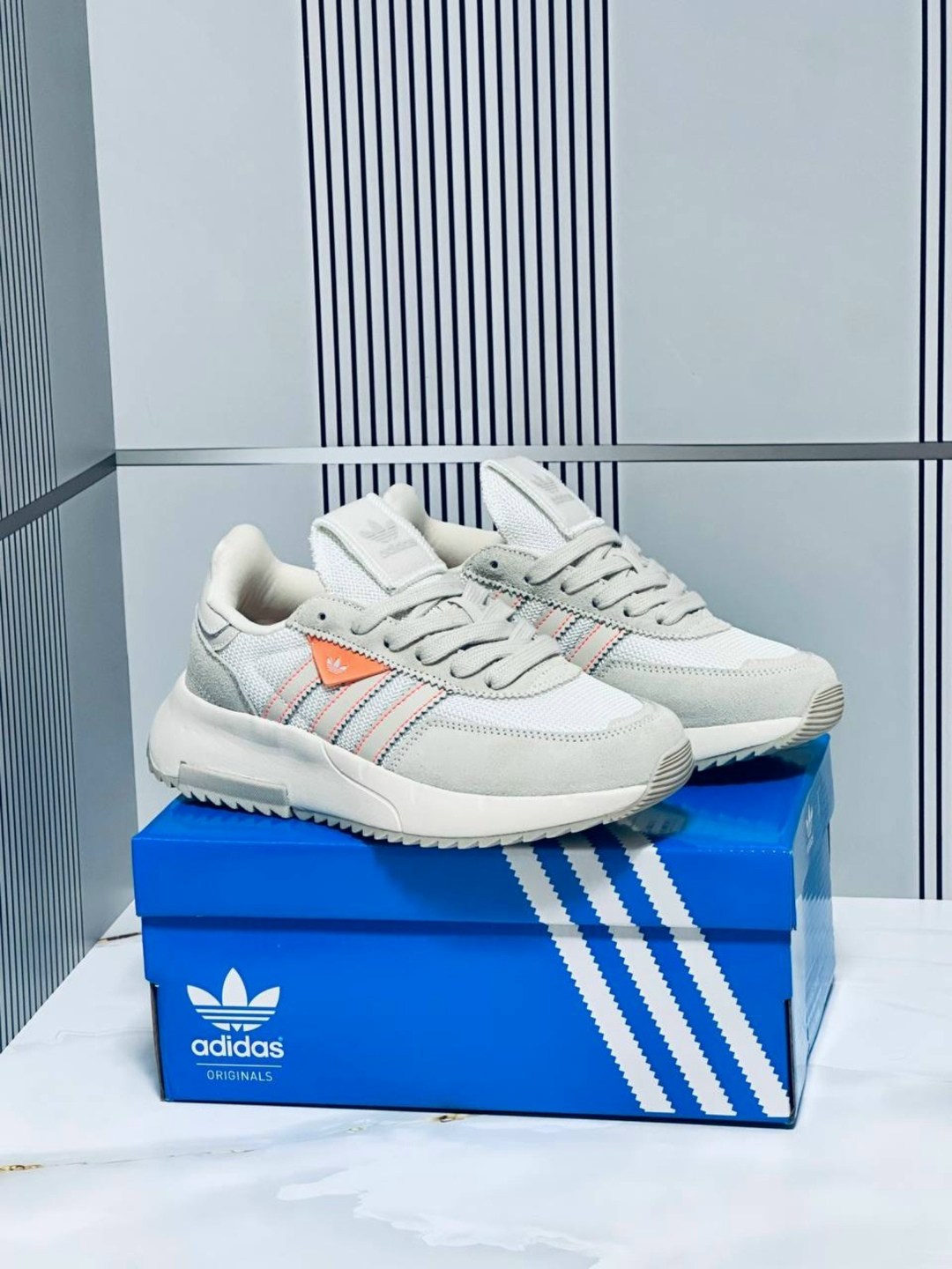кроссовки adidas,кроссовки женские adidas,кроссовки adidas originals retropy,кроссовки adidas originals retropy f2,кроссовки adidas retropy
