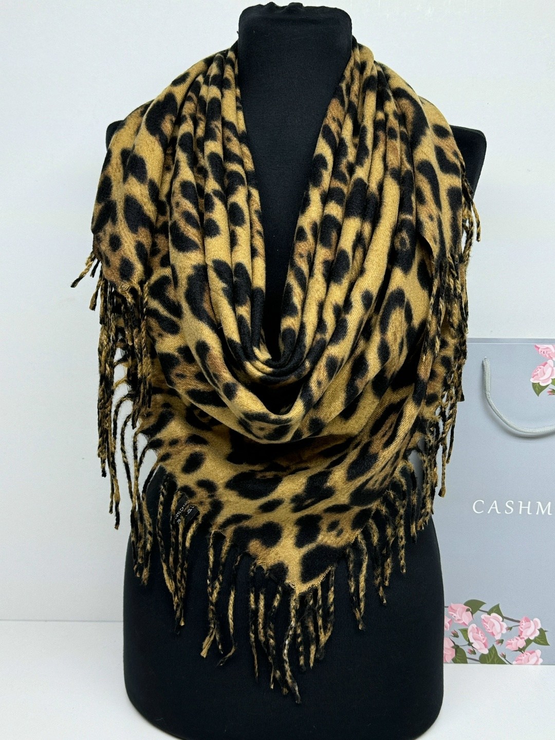 винтажный кашемировый шарф с леопардовым принтом,леопардовый палантин,леопардовый шарф,шарф леопардовый женский палантин леопард,палантин леопард