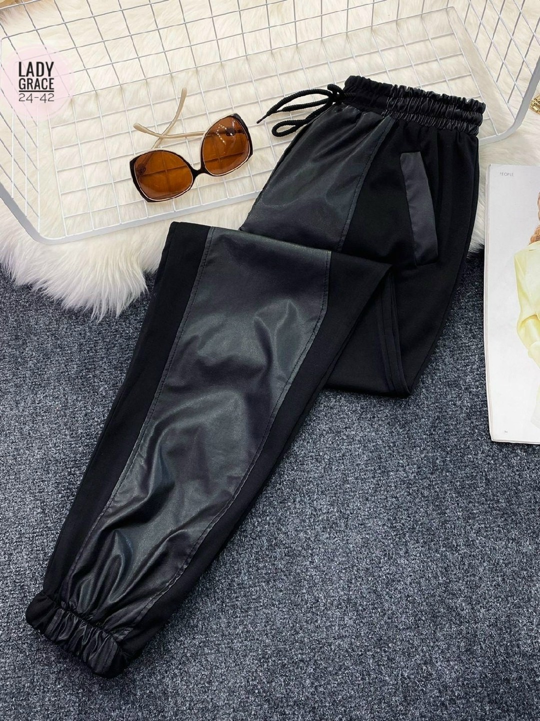 джоггеры женские,брюки джоггеры кожаные,кожаные джоггеры,брюки джоггеры из экокожи,комбинированные брюки