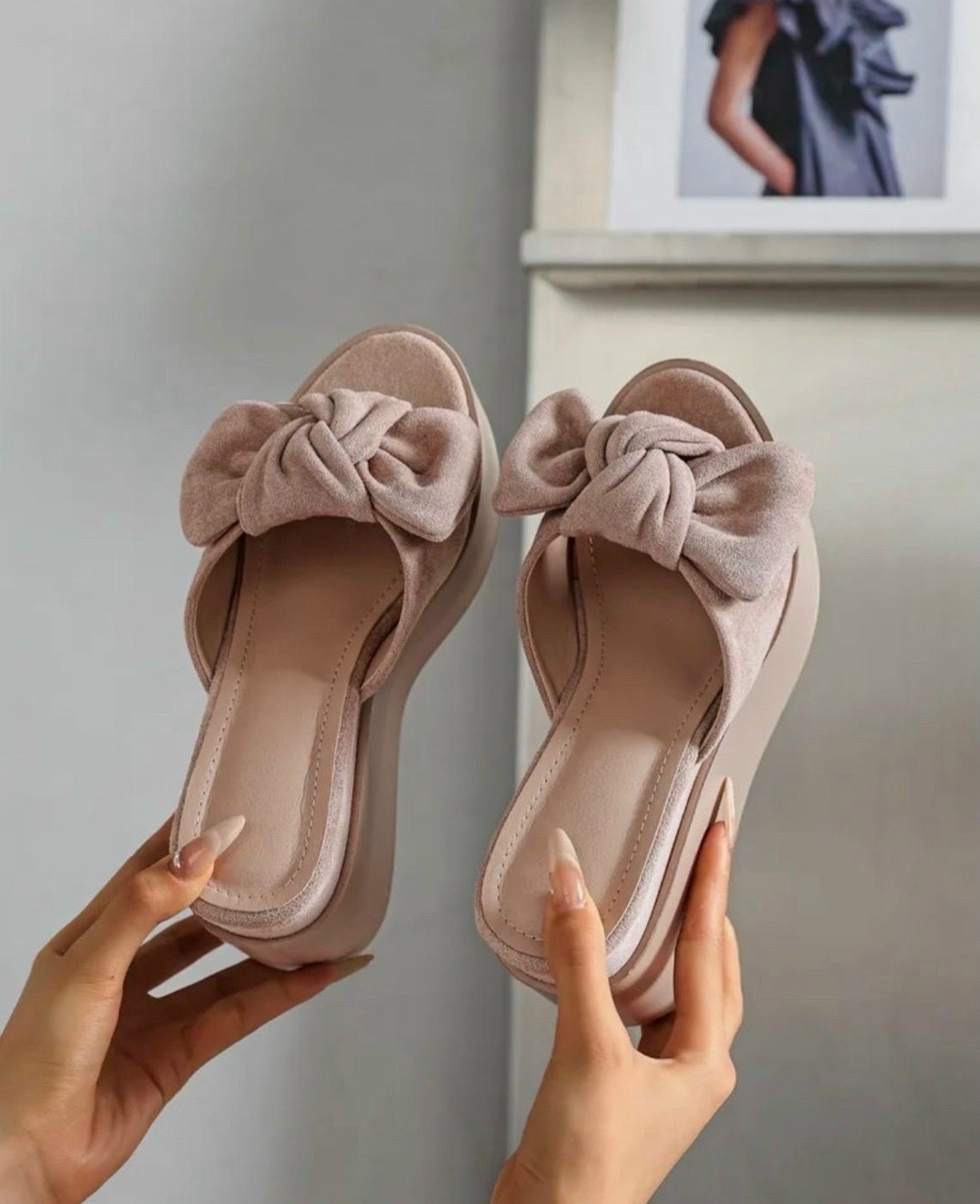 женские шлепанцы на платформе,шлепанцы женские,шлепки на платформе,модные тапочки,шлепанцы на платформе