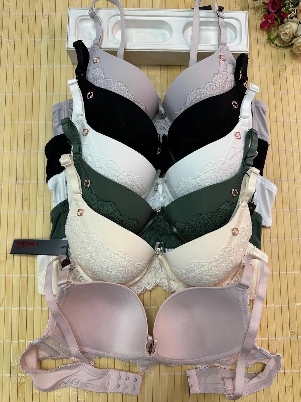 бюстгальтер женские,нижнее белье бюстгальтер,бюстгальтер,женское нижнее белье,бюстгальтер с кружевами