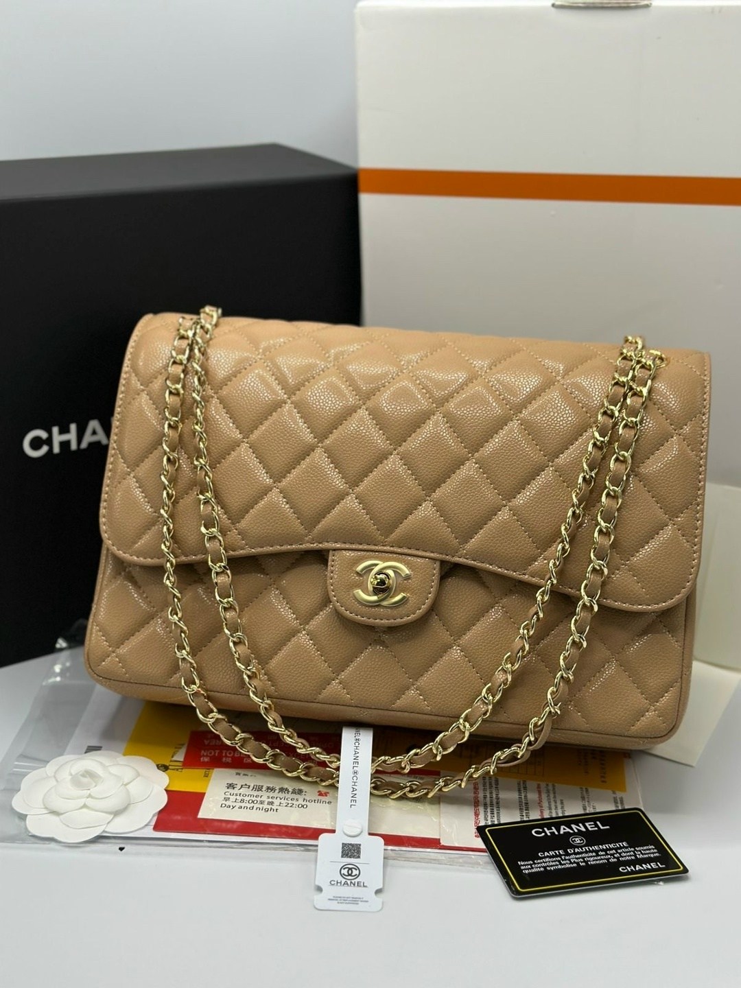 сумка шанель,chanel сумка,сумка chanel женская,сумка шанель chanel 2.55 flap бежевая с фурнитурой серебро,сумка шанель бежевая