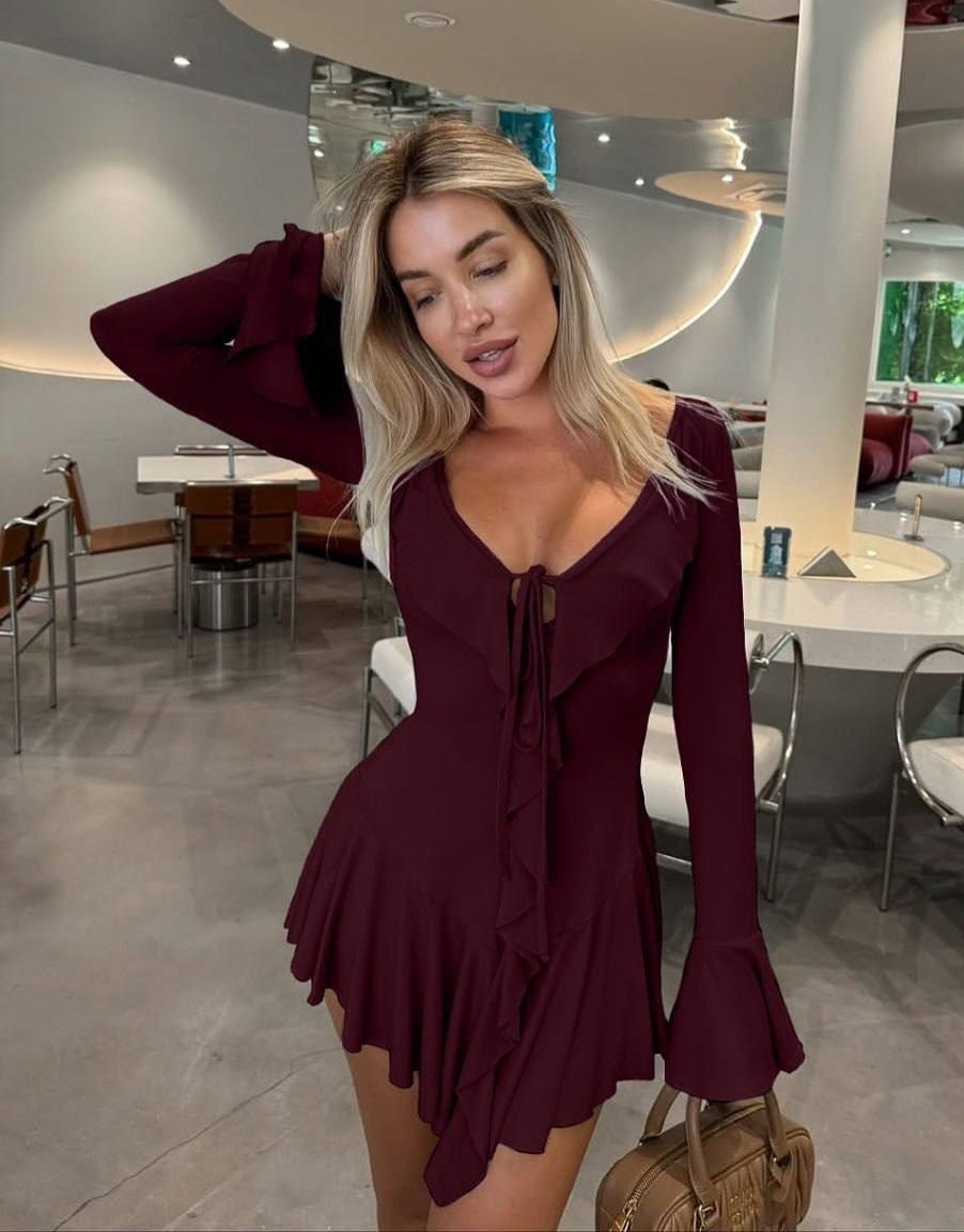 платье вечернее с воланами мини,платье трендовое с рюшами черно-белое,платье с рюшами,платье стильное,женское платье