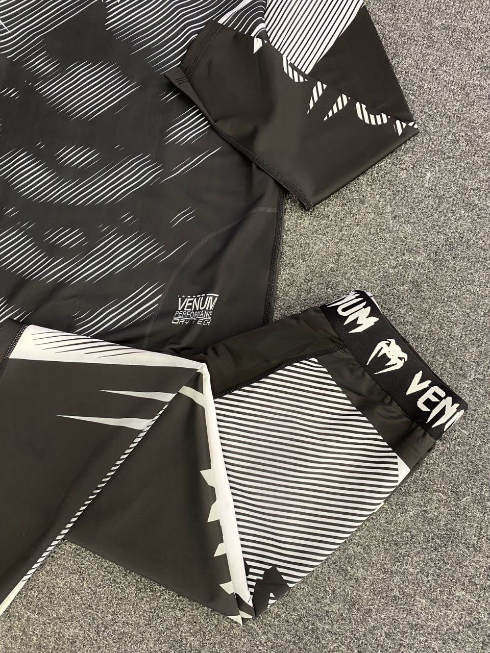 спортивные костюмы для мужчин,костюм venum комплект рашгард и тайтсы,комплект venum,мужские костюмы спортивные,костюм venum