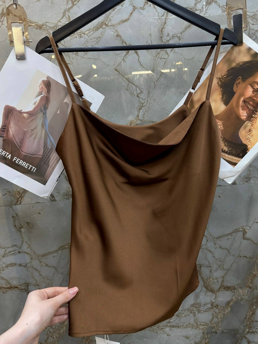 майка на бретельках,майка женская,женские топы,женский топ на бретелях,шелковый топ