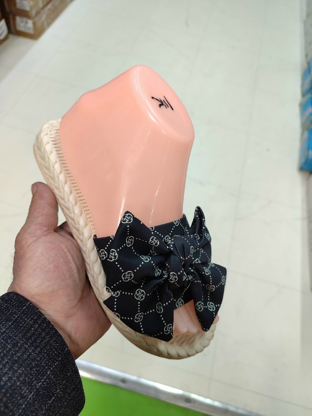 шлепанцы женские,летние тапочки,женские домашние шлепанцы,женские тапки,модные тапочки