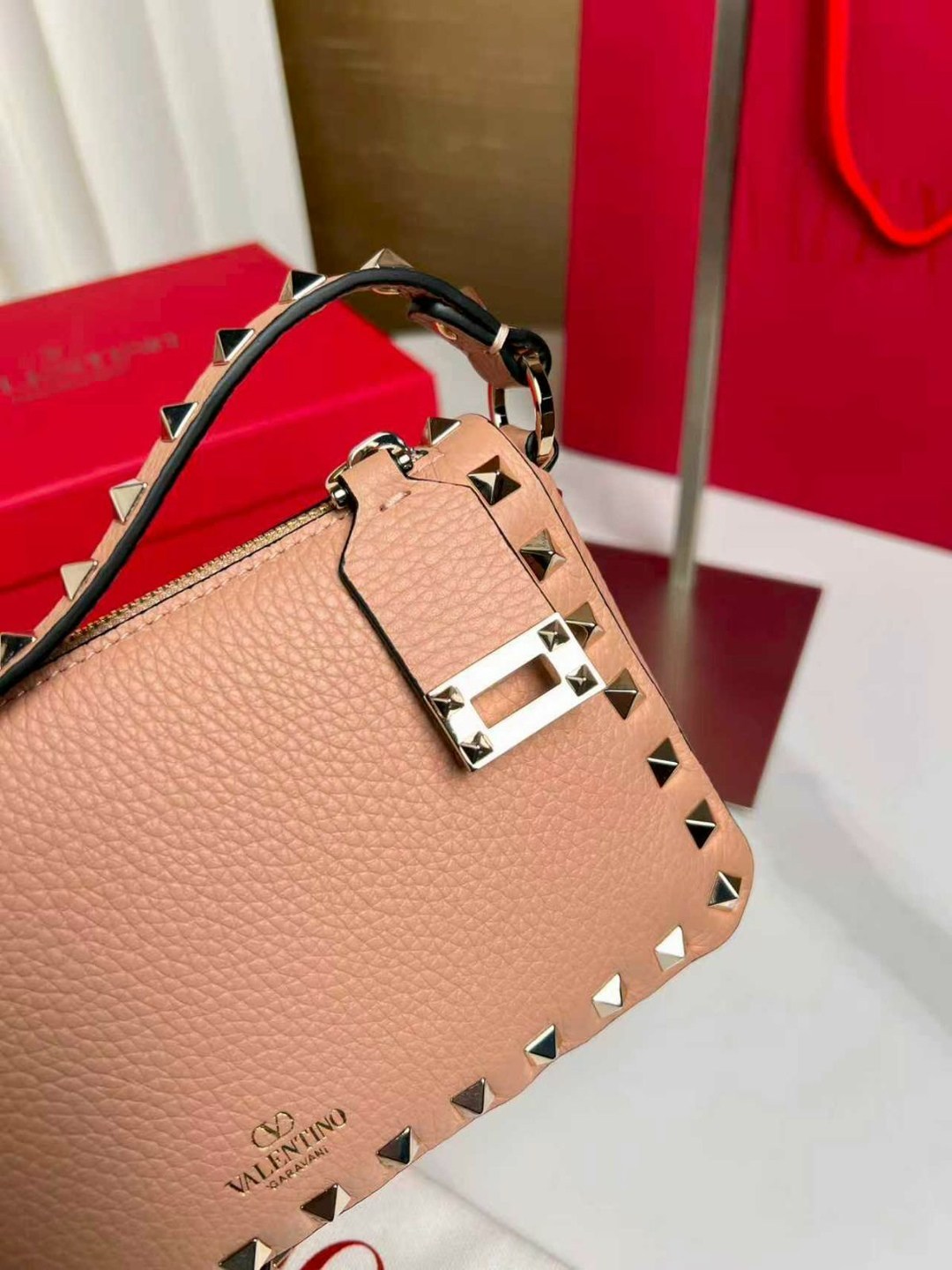 valentino сумка на плечо,valentino сумка,сумка valentino rockstud,сумки на плечо кросс боди,сумки модные