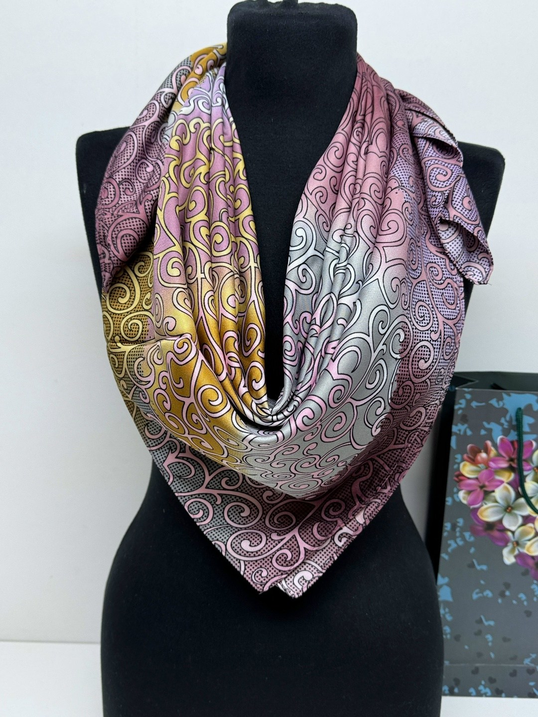 платки шелковые,шелковый женский платок,женские платки,платки шарф,платки тонки