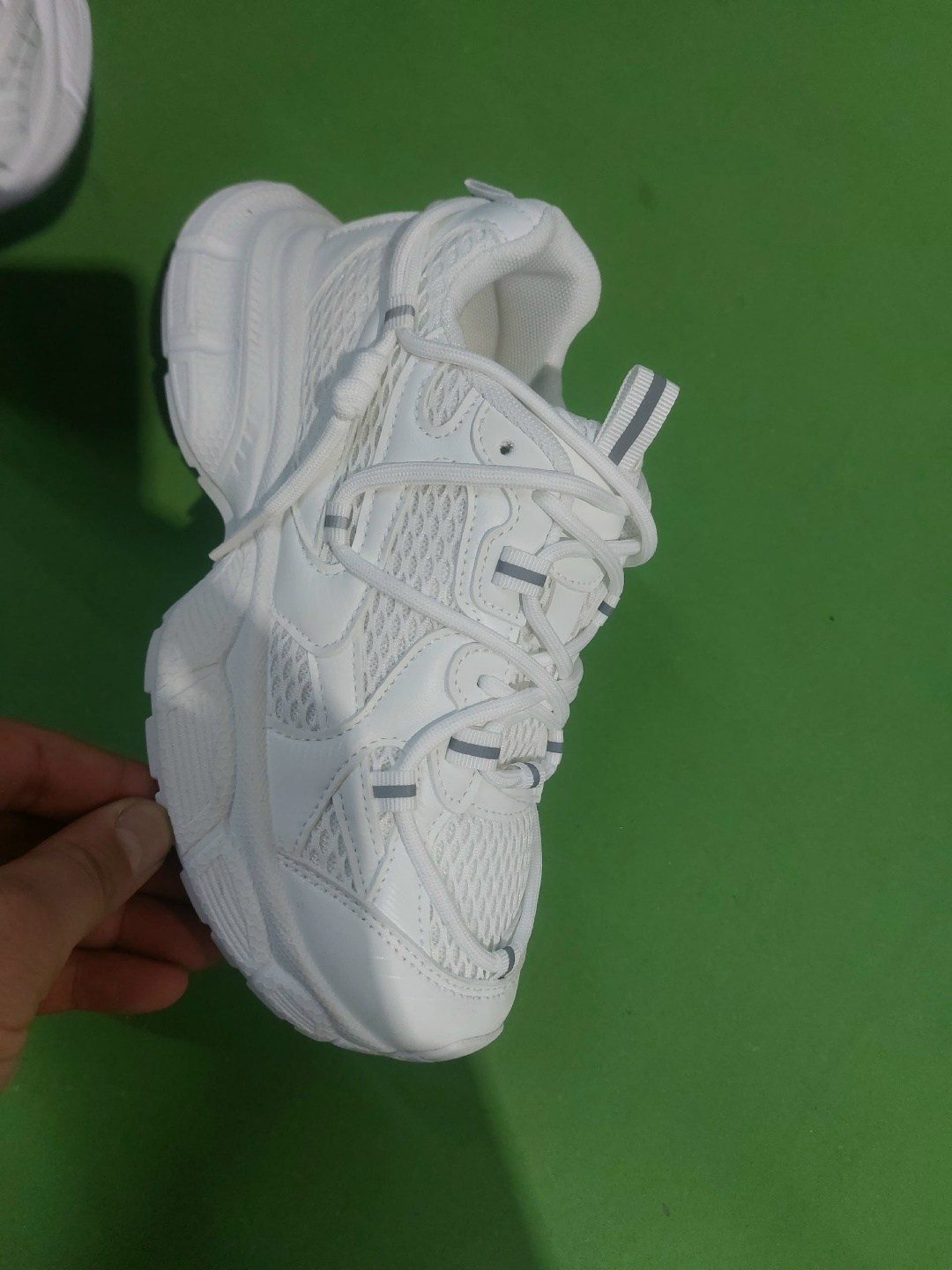 кроссовки женскиe,спортивная ,массивные кроссовки,кроссовки модные,баленсиага кроссовки