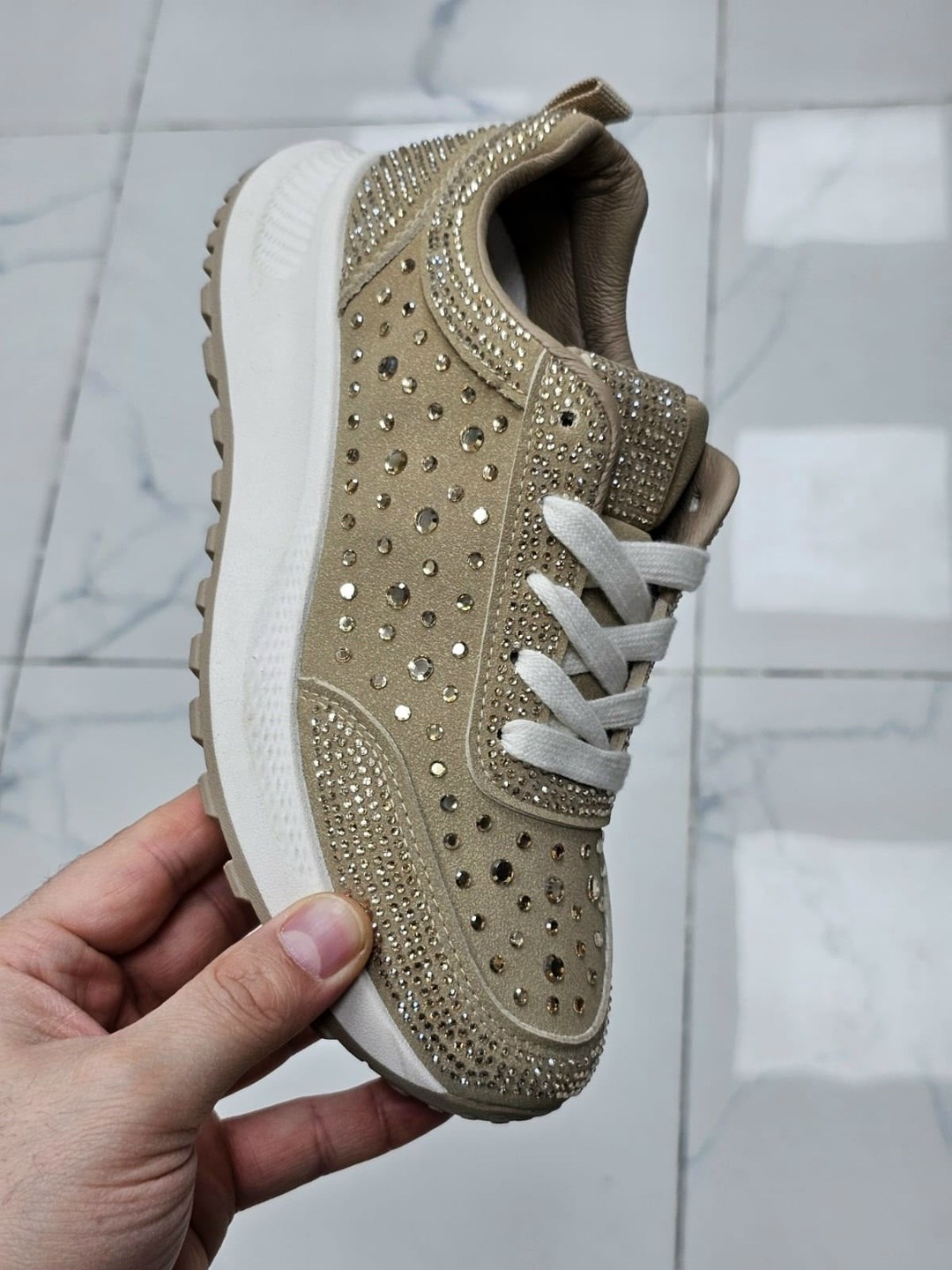 ,женские кроссовки,черные кроссовки,повседневные кроссовки,модные кроссовки